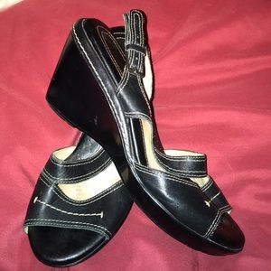 Naturalizer sling back sandals